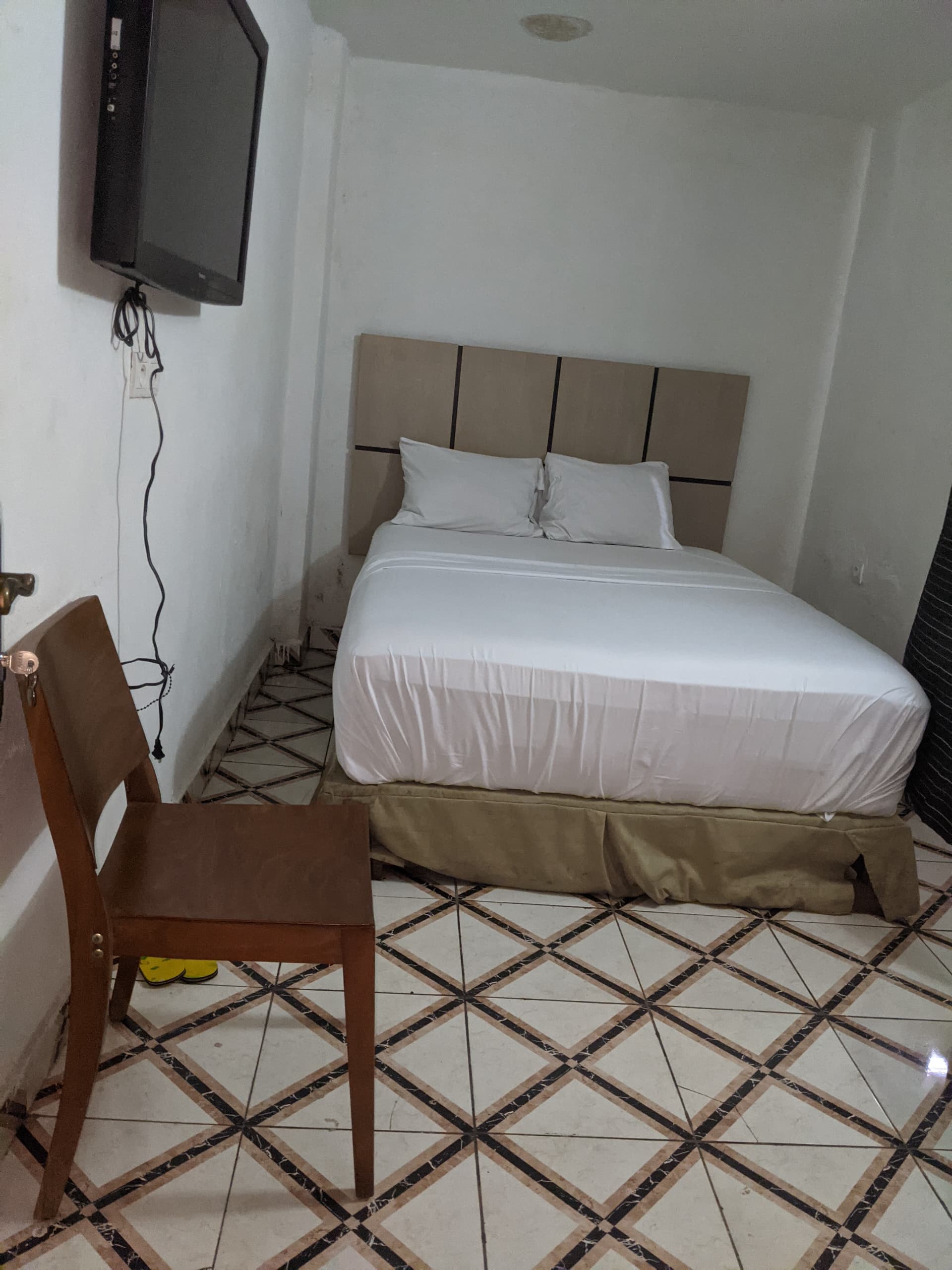 https://www.prime22-buea.com/storage/room-images/18KGIfodzqagPeQ4tpifWruHTEAlIbynnYUgcHvs.jpg