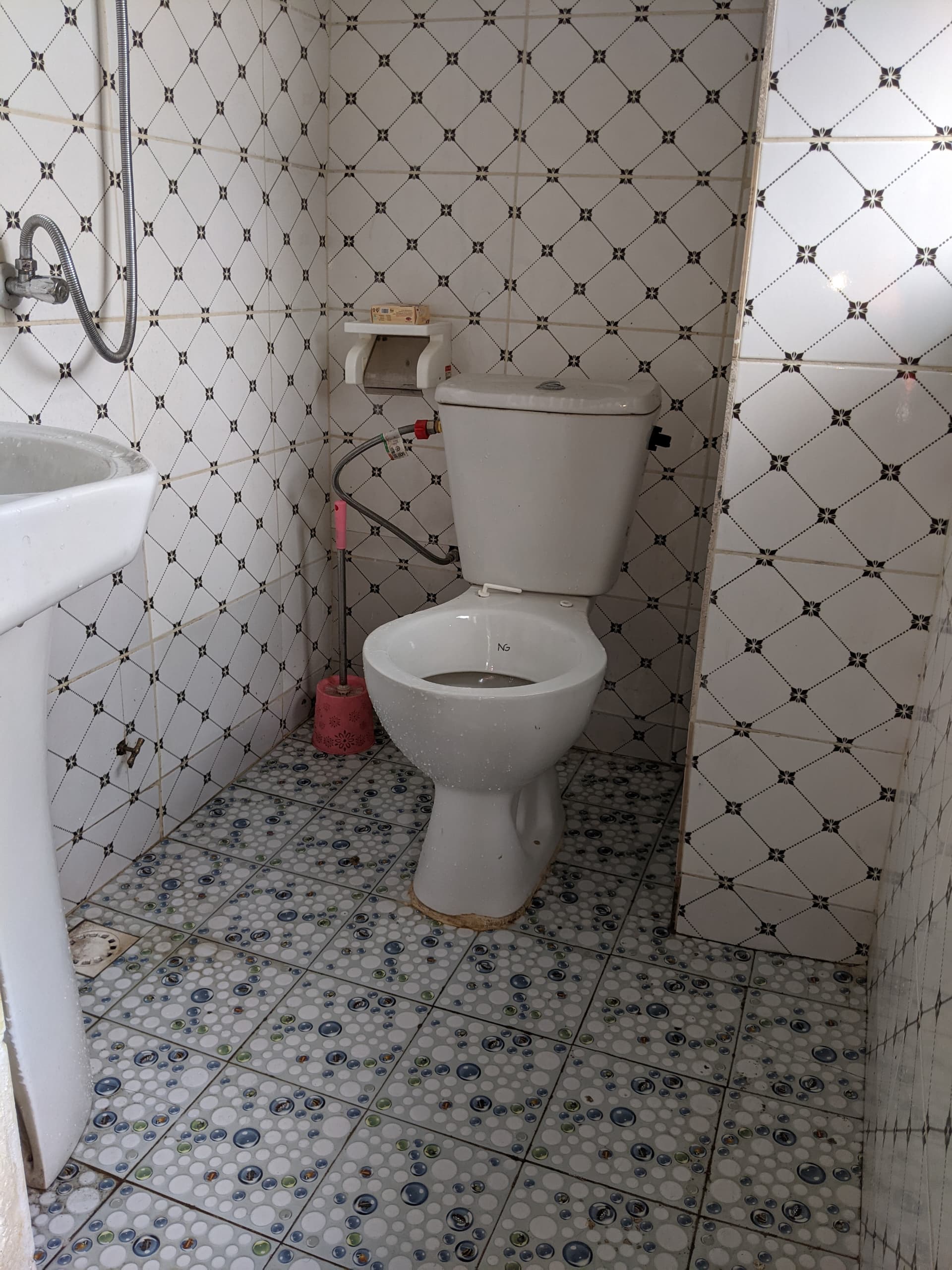 https://www.prime22-buea.com/storage/room-images/EZhbZ5wSZqmimj38EBznzzUrcNhbhlYtJ73P2OVf.jpg