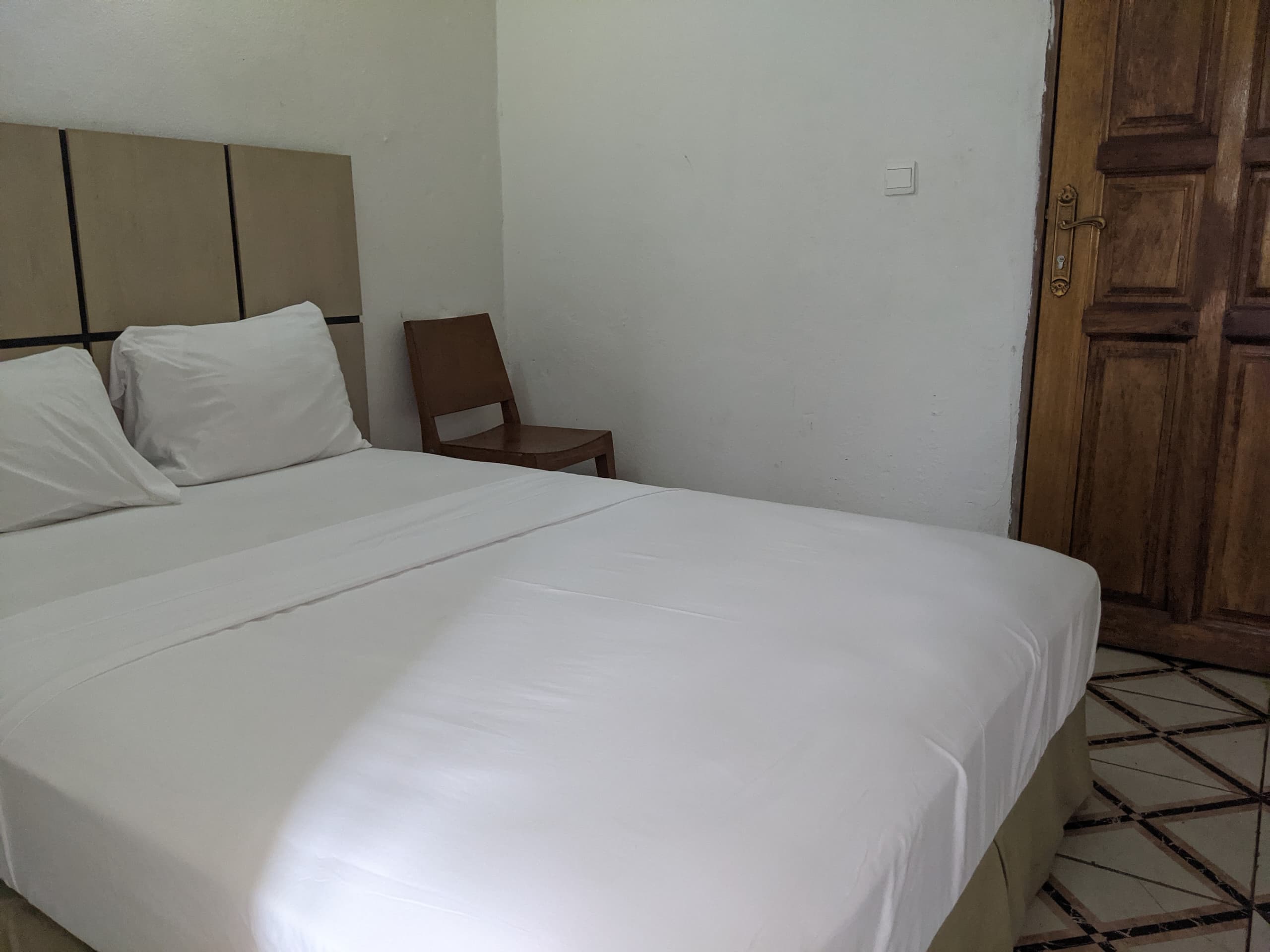 https://www.prime22-buea.com/storage/room-images/ehNA50AbTp5iP3Aue0CRDkoslmOONYCrBEAOzMaY.jpg