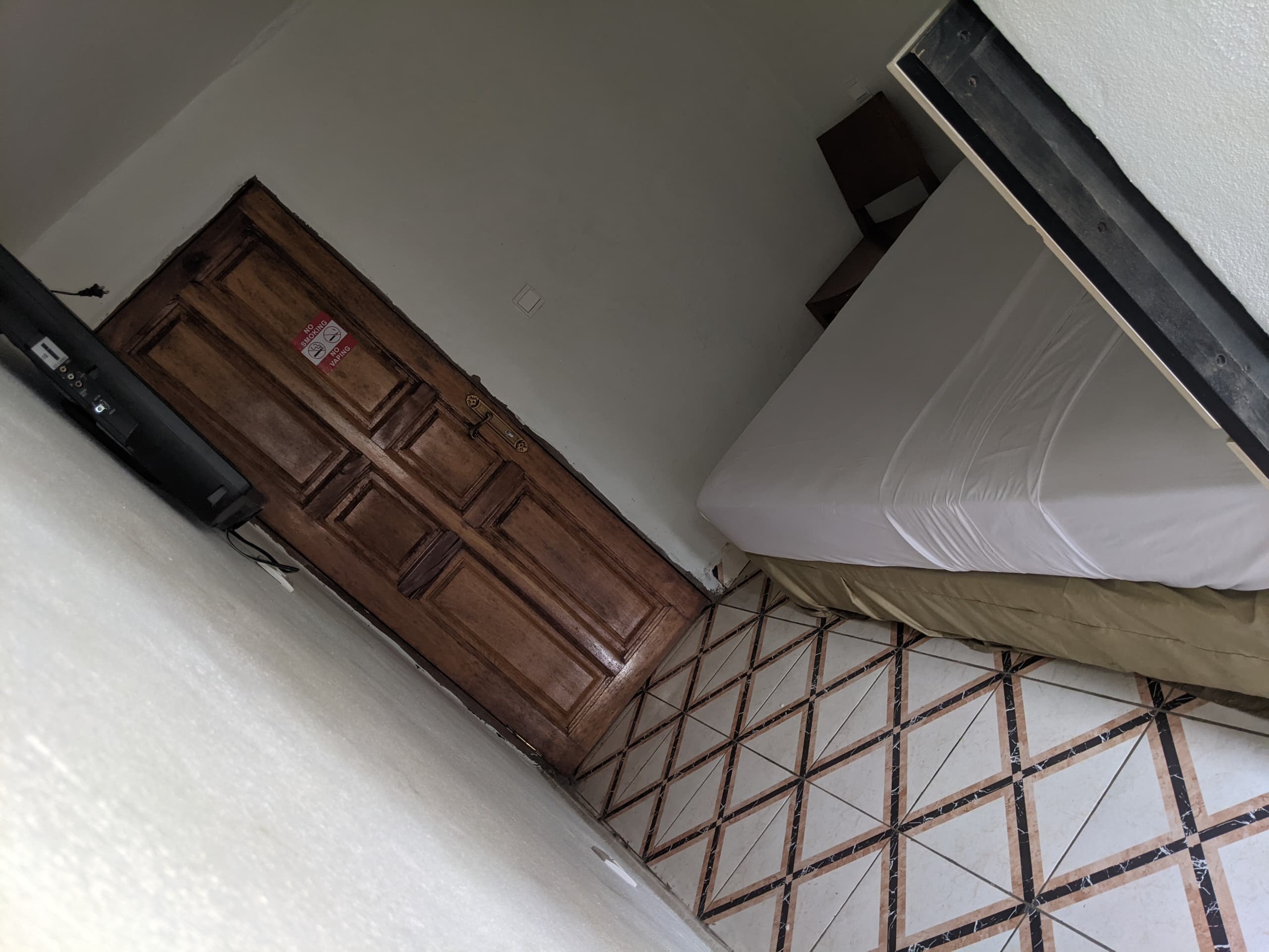 https://www.prime22-buea.com/storage/room-images/fL4m5LXIR7eROiMSwLZbOaT1kKUYhFqzxv9Iag1l.jpg