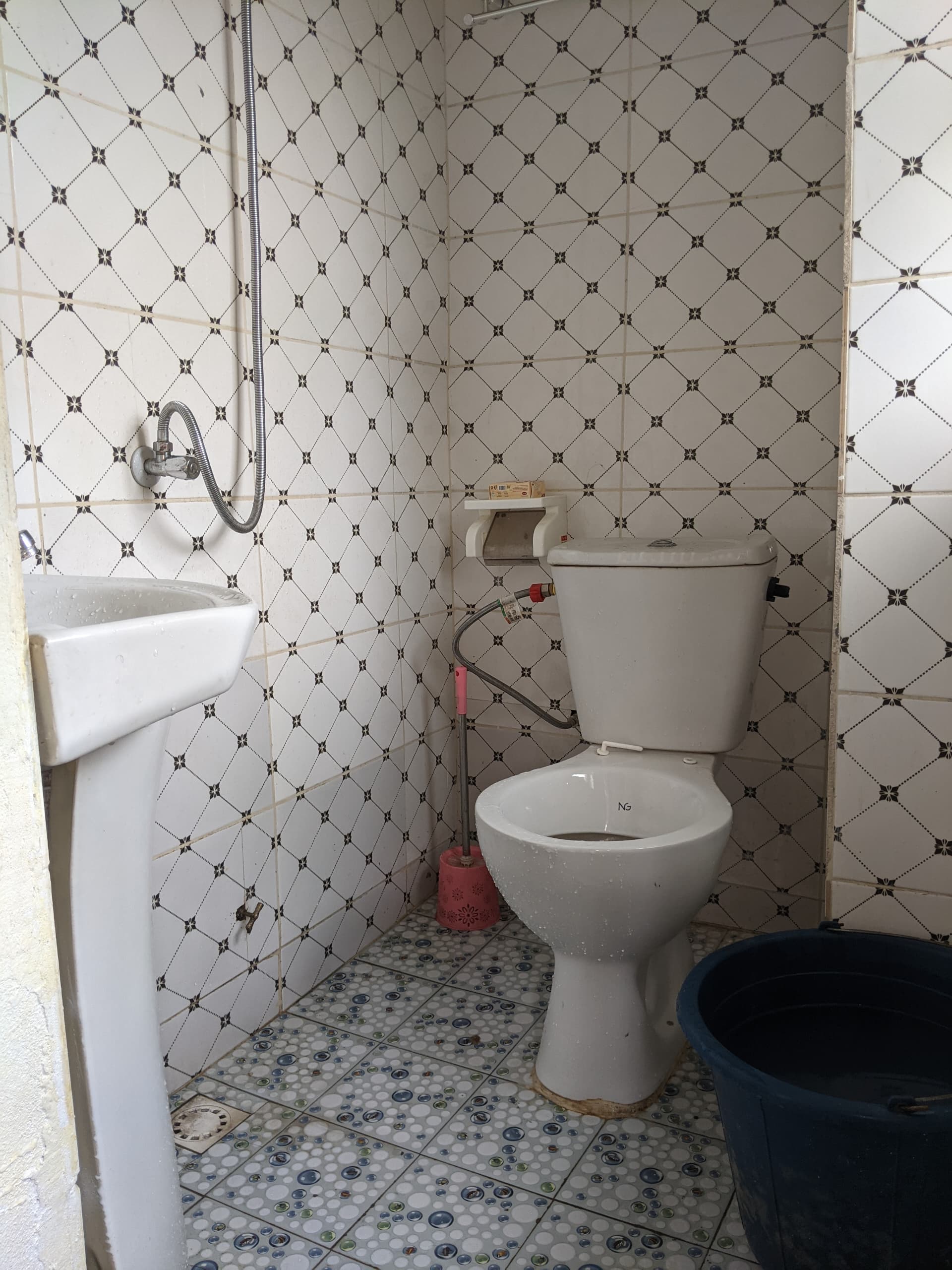 https://www.prime22-buea.com/storage/room-images/nInnpd2aAr1GMOHvXqhZuXKZ1dKq8qku7naFT0K4.jpg